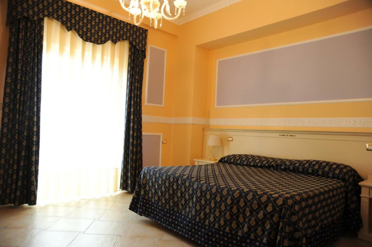 Hotel Villa Santa Maria วิลลาเปียนา ภายนอก รูปภาพ